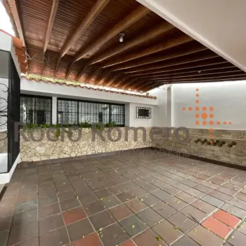 #1103 - Casa en Cúcuta en arriendo de 265m², 4 habitaciones y 2 parqueaderos - 2