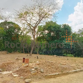 #1180 - Lote en conjunto cerrado en Villa del Rosario en venta de 925m² - 1