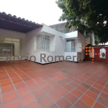 #1205 - Casa en Cúcuta en arriendo de 340m², 4 habitaciones y 2 parqueaderos - 1