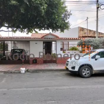 #1347 - Casa en Cúcuta en venta de 300m², 4 habitaciones y 2 parqueaderos - 1