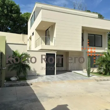 #1401 - Casa en conjunto cerrado en Cúcuta en arriendo de 500m², 4 habitaciones y 6 parqueaderos - 1