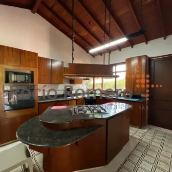 #1521 - Casa en conjunto cerrado en Villa del Rosario en venta de 300m², 4 habitaciones y 2 parqueaderos - 2