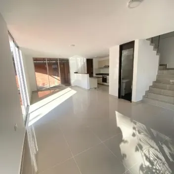 #1558 - Casa en conjunto cerrado en Los Patios en arriendo de 182m², 3 habitaciones y 2 parqueaderos - 3