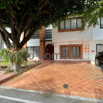 #1585 - Casa en conjunto cerrado en Cúcuta en venta de 276m², 4 habitaciones y 2 parqueaderos - 1