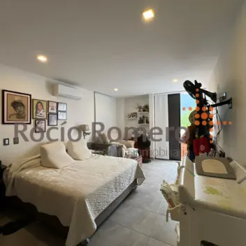 #1785 - Casa en  en venta de 380m², 4 habitaciones y 3 parqueaderos - 10