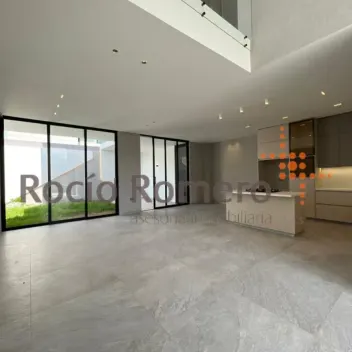 #1825 - Casa en conjunto cerrado en venta en  de 283m², 4 habitaciones y 2 parqueaderos - 2