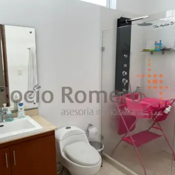 #1845 - Casa en conjunto cerrado en venta en Los Patios de 264m², 7 habitaciones y 2 parqueaderos - 8