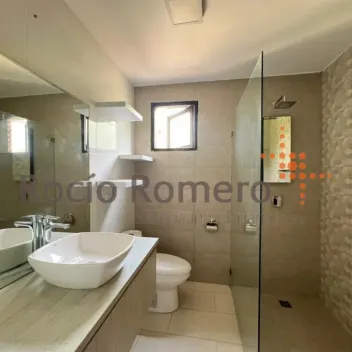 #1889 - Casa en venta en Los Patios de 197m², 3 habitaciones y 2 parqueaderos - 10