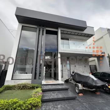 #1896 - Casa en conjunto cerrado en venta en Villa del Rosario de 260m², 4 habitaciones y 2 parqueaderos - 1