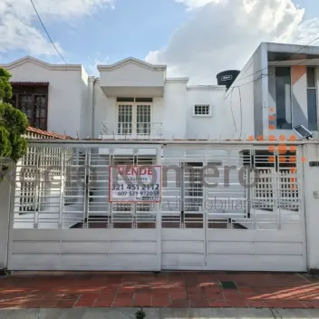 #1989 - Casa en venta en Cúcuta de 164m², 4 habitaciones y 2 parqueaderos - 1