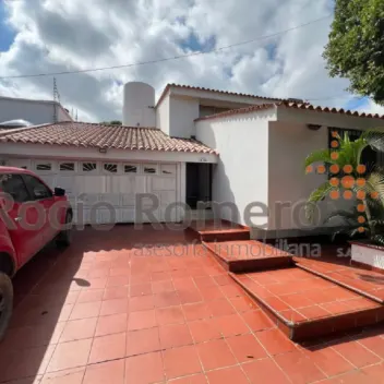 #2238 - Casa en arriendo en Cúcuta de 432.5m², 5 habitaciones y 2 parqueaderos - 1