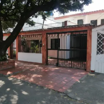 #2361 - Casa en venta en Cúcuta de 209m², 5 habitaciones y 2 parqueaderos - 1