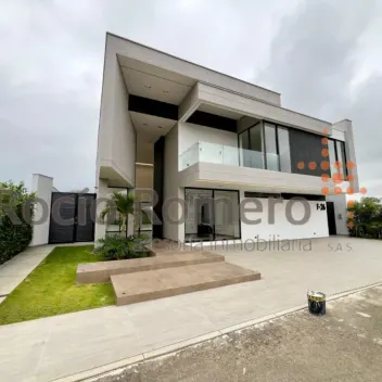 #2416 - Casa en conjunto cerrado en venta en Villa del Rosario de 630m², 5 habitaciones y 3 parqueaderos - 1