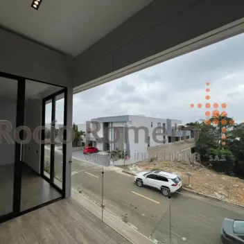 #2416 - Casa en conjunto cerrado en venta en Villa del Rosario de 630m², 5 habitaciones y 3 parqueaderos - 18