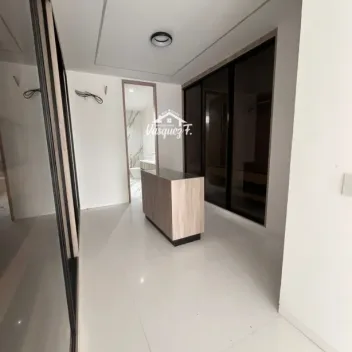 #2430 - Casa en conjunto cerrado en venta en Los Patios de 800m², 6 habitaciones y 5 parqueaderos - 12