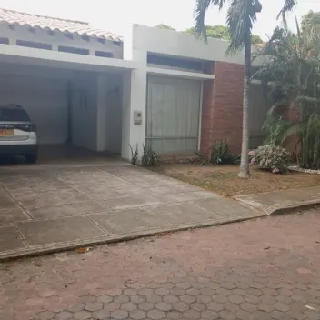#2431 - Casa en conjunto cerrado en venta en  de 243m² y 3 habitaciones - 2