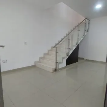 #2437 - Casa en venta en Los Patios de 239m², 4 habitaciones y 1 parqueadero - 6