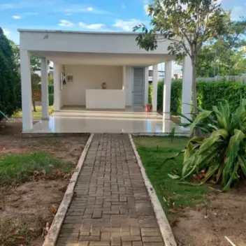 #2452 - Casa en conjunto cerrado en arriendo en  de 250m², 3 habitaciones y 3 parqueaderos - 4