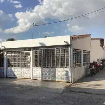 #2458 - Casa en venta en Los Patios de 95m², 3 habitaciones y 1 parqueadero - 1