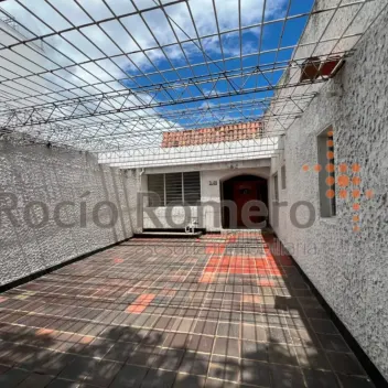 #2524 - Casa en venta en Cúcuta de 322m², 6 habitaciones y 4 parqueaderos - 2