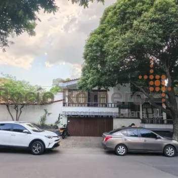 #2542 - Casa en venta en Cúcuta de 292m², 4 habitaciones y 2 parqueaderos - 1