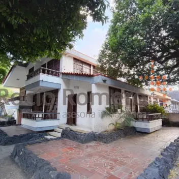 #2542 - Casa en venta en Cúcuta de 292m², 4 habitaciones y 2 parqueaderos - 2