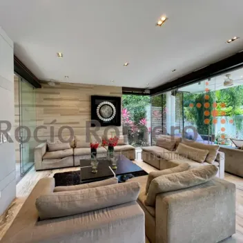 #2544 - Casa en conjunto cerrado en venta en  de 570m², 4 habitaciones y 4 parqueaderos - 4