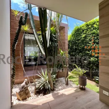 #2544 - Casa en conjunto cerrado en venta en  de 570m², 4 habitaciones y 4 parqueaderos - 18