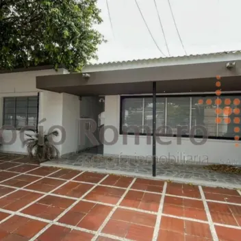 #2549 - Casa en venta en Cúcuta de 373m², 9 habitaciones y 2 parqueaderos - 1