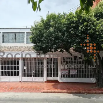 #2555 - Casa en venta en Cúcuta de 262.34m², 6 habitaciones y 2 parqueaderos - 1