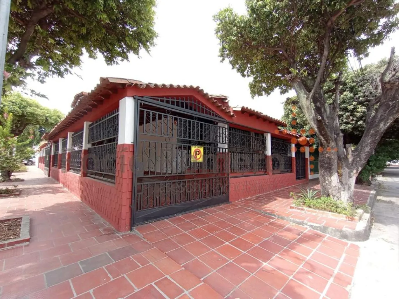#73 - Casa en Cúcuta en arriendo de 333m², 7 habitaciones y 4 parqueaderos - 2
