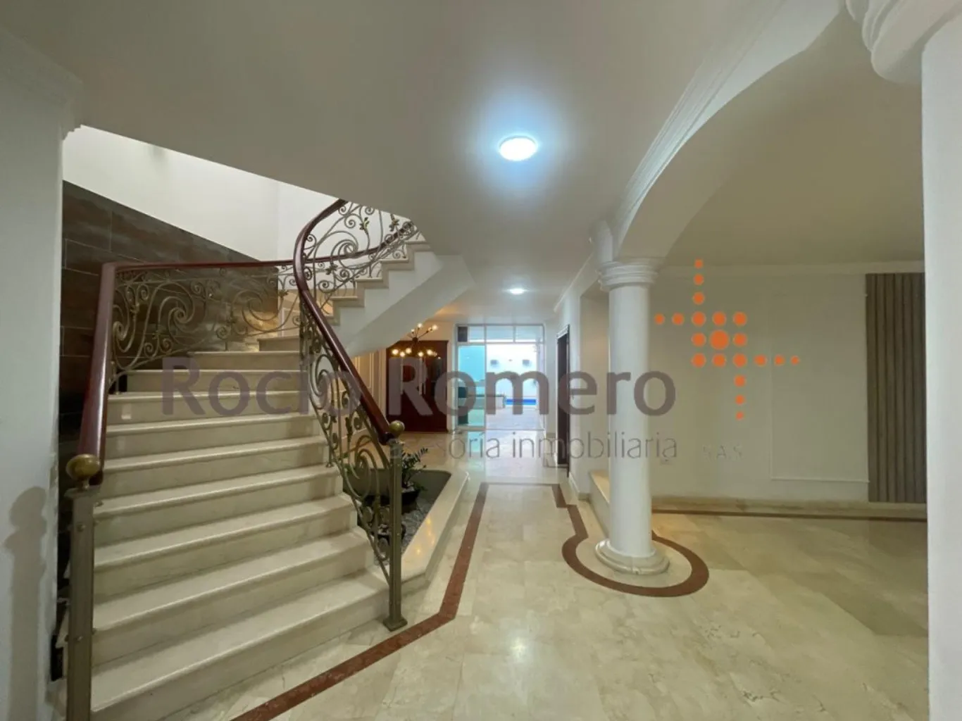 #106 - Casa en conjunto cerrado en Cúcuta en arriendo de 500m², 4 habitaciones y 3 parqueaderos - 2