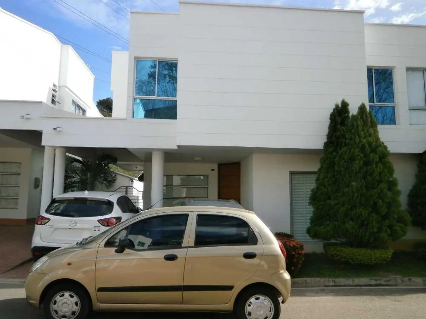 #248 - Casa en conjunto cerrado en Los Patios en venta de 200m², 4 habitaciones y 1 parqueadero - 1