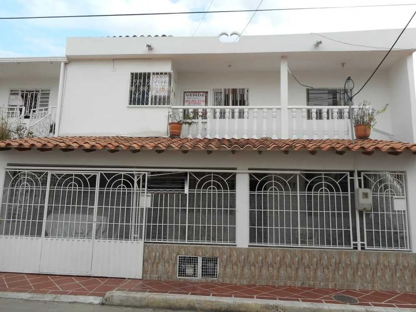 #262 - Casa en Cúcuta en venta de 326m², 7 habitaciones y 2 parqueaderos - 2