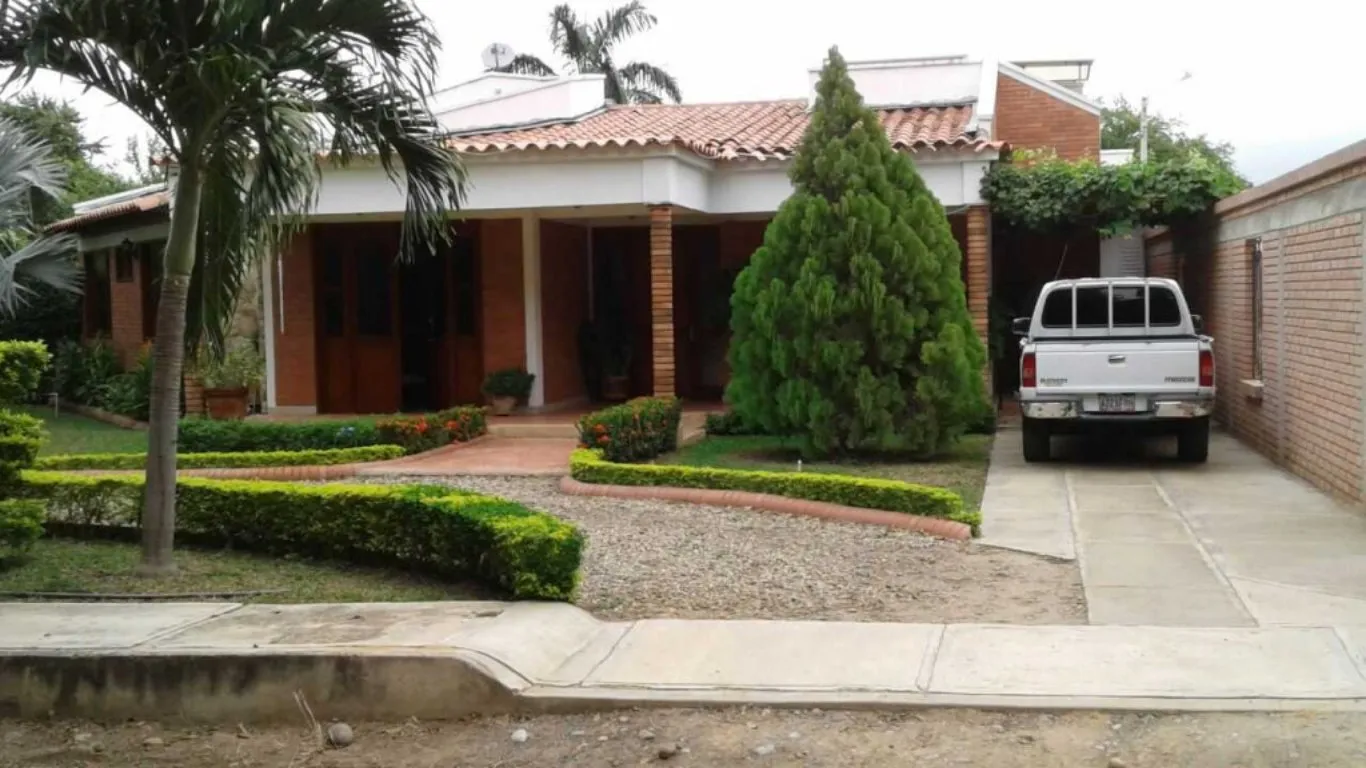 #297 - Casa en conjunto cerrado en Villa Del Rosario en venta de 320m², 4 habitaciones y 4 parqueaderos - 1