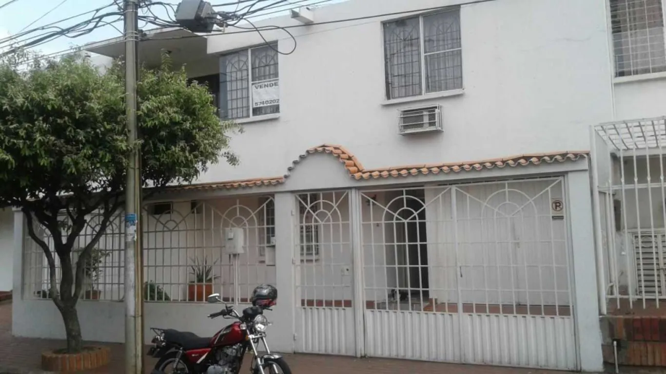 #298 - Casa en Cúcuta en venta de 200m², 3 habitaciones y 2 parqueaderos - 1