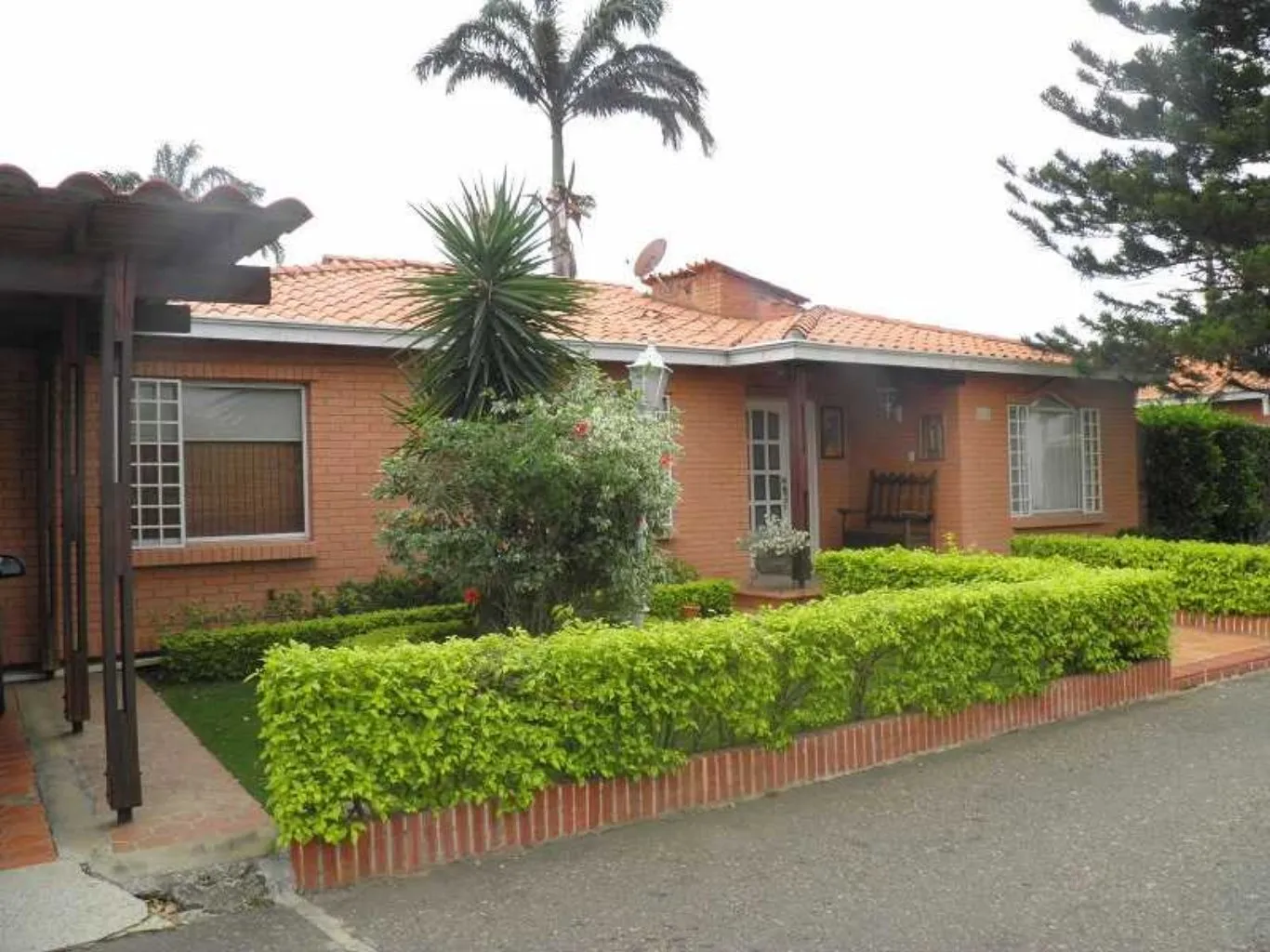 #334 - Casa en conjunto cerrado en Cúcuta en venta de 370m², 3 habitaciones y 2 parqueaderos - 1