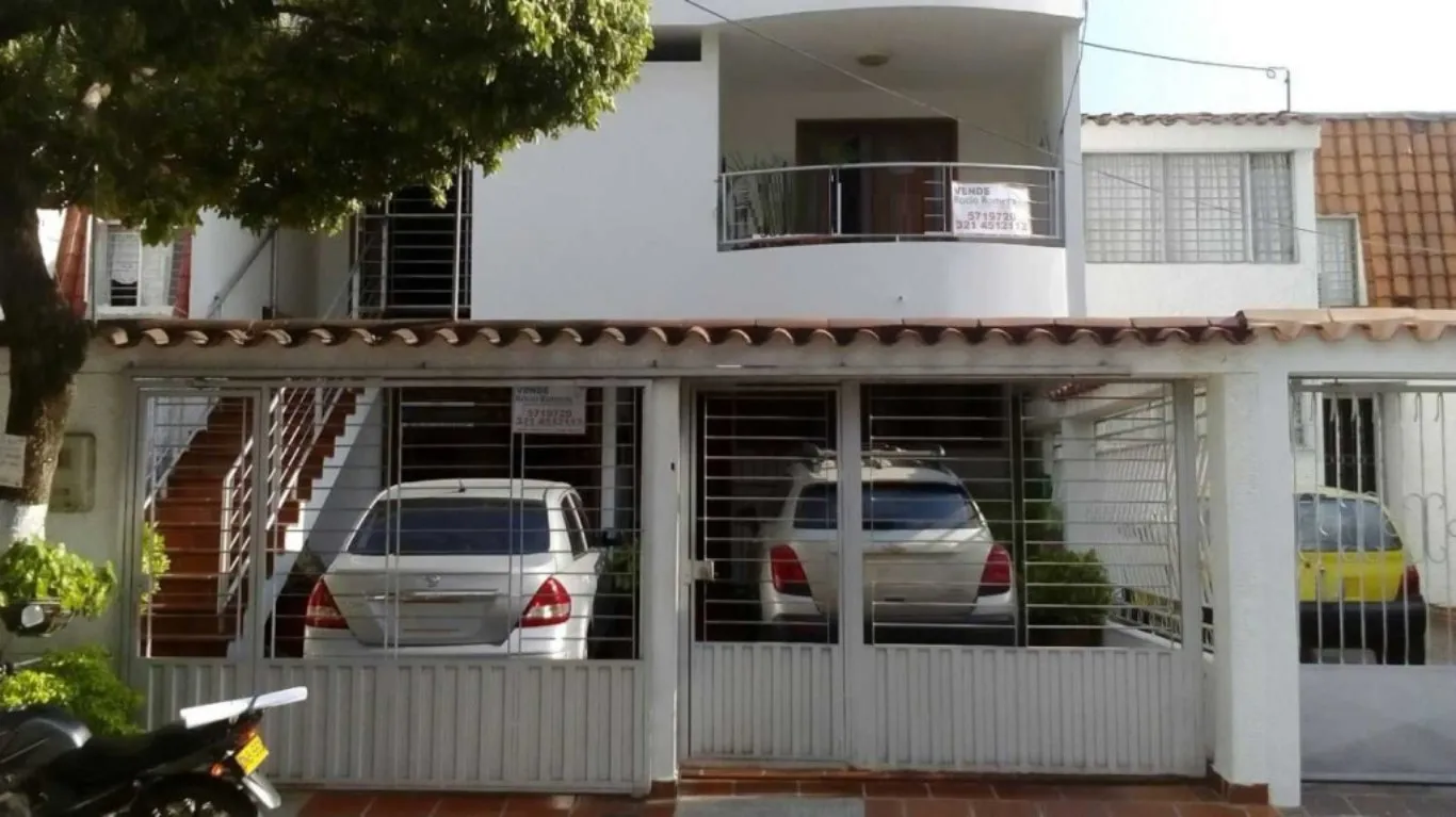 #339 - Casa en Cúcuta en venta de 200m², 7 habitaciones y 2 parqueaderos - 1