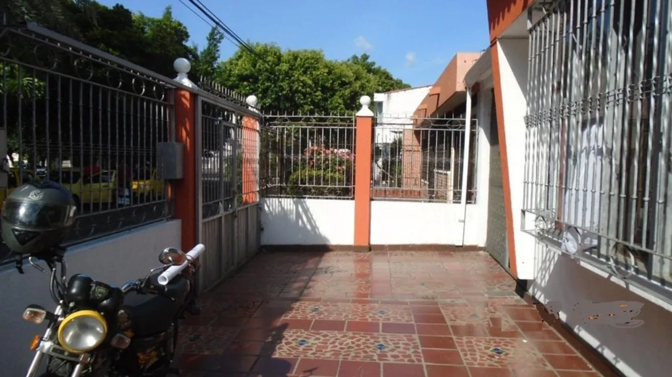 #409 - Casa en Cúcuta en venta de 312m², 6 habitaciones y 3 parqueaderos - 2