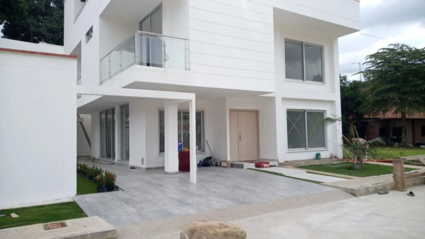 #424 - Casa en conjunto cerrado en Los Patios en venta de 590m², 4 habitaciones y 2 parqueaderos - 2