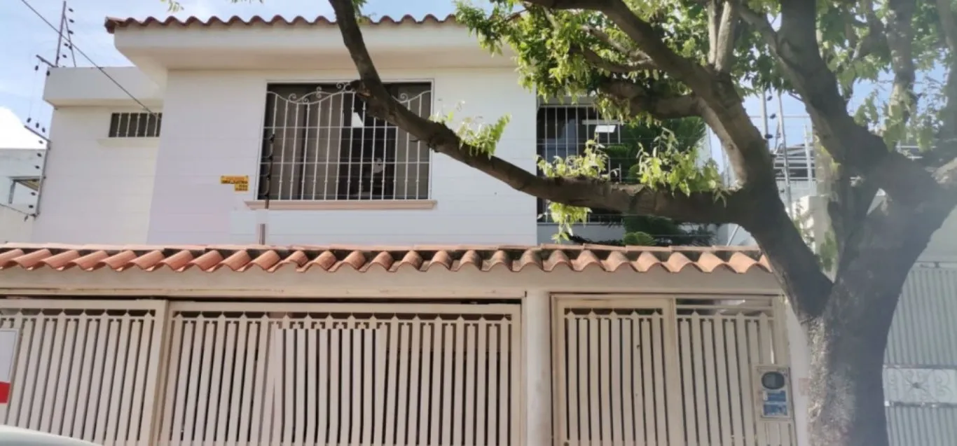 #433 - Casa en Cúcuta en venta de 256m², 3 habitaciones y 2 parqueaderos - 1