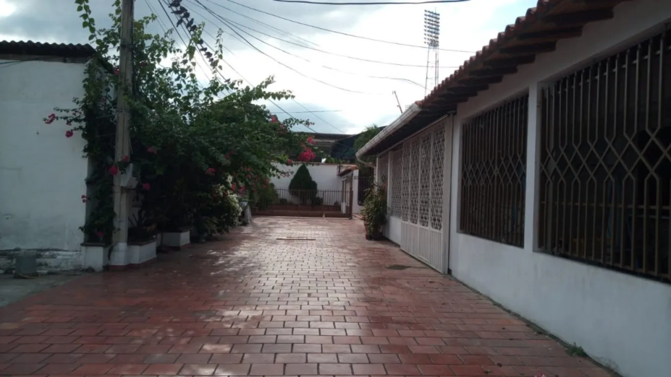 #435 - Casa en Cúcuta en venta de 253m², 4 habitaciones y 5 parqueaderos - 13