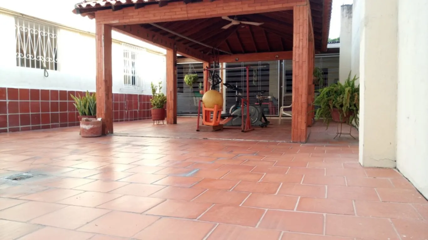 #435 - Casa en Cúcuta en venta de 253m², 4 habitaciones y 5 parqueaderos - 2