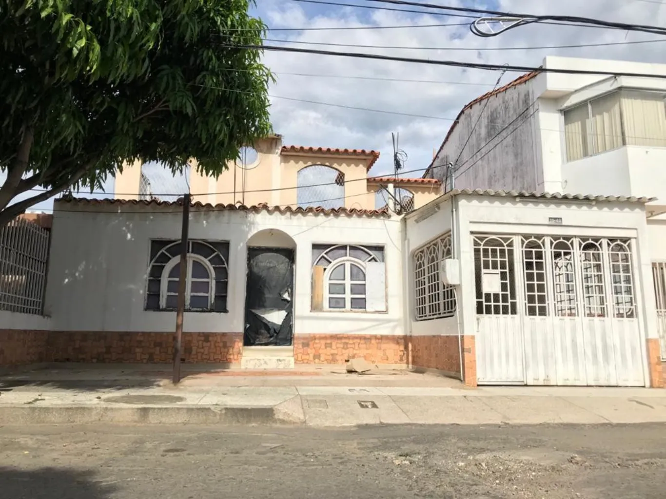 #534 - Casa en Cúcuta en venta de 300m², 4 habitaciones y 2 parqueaderos - 1