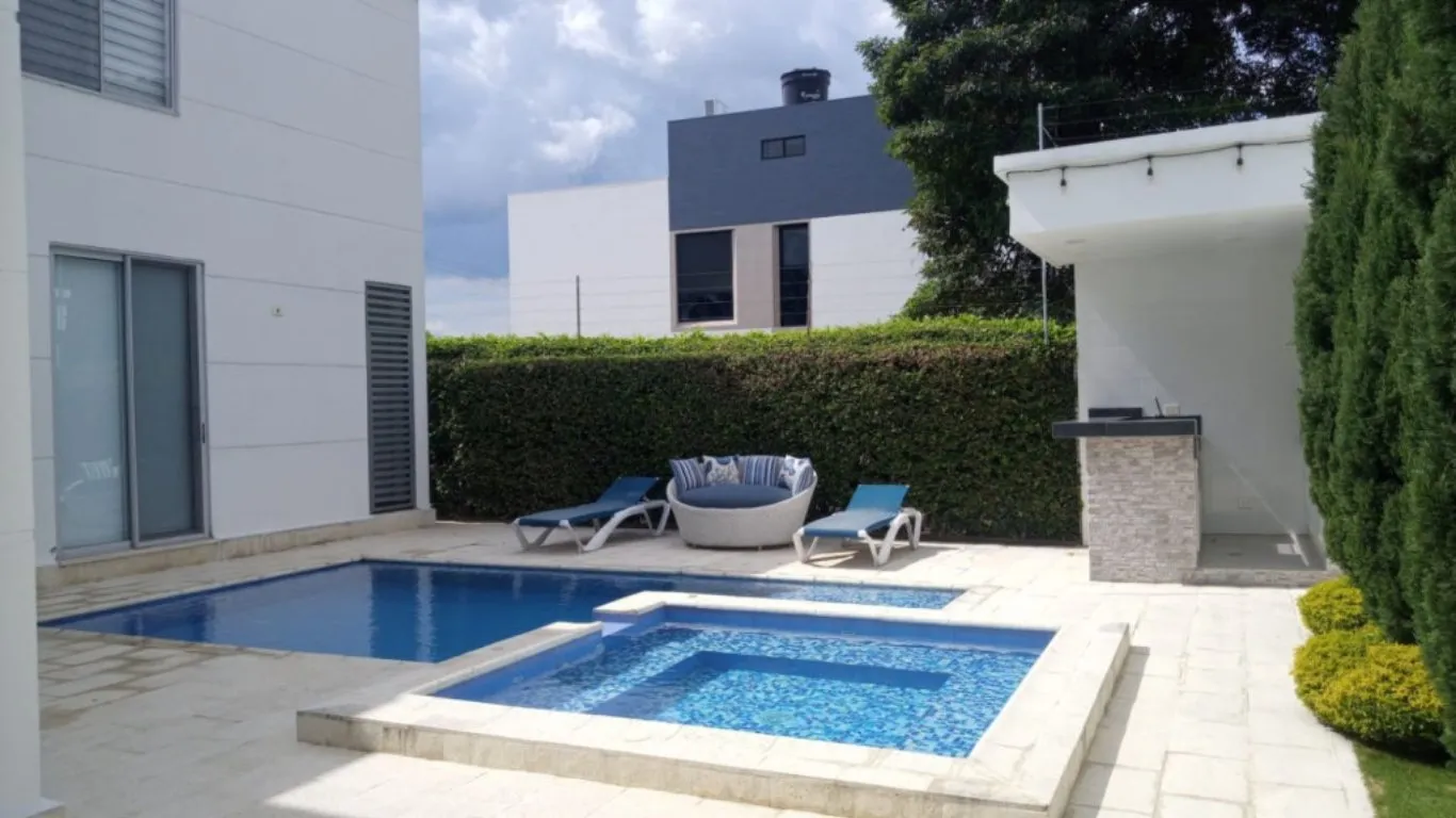#536 - Casa en conjunto cerrado en Villa Del Rosario en venta de 530m², 6 habitaciones y 2 parqueaderos - 2
