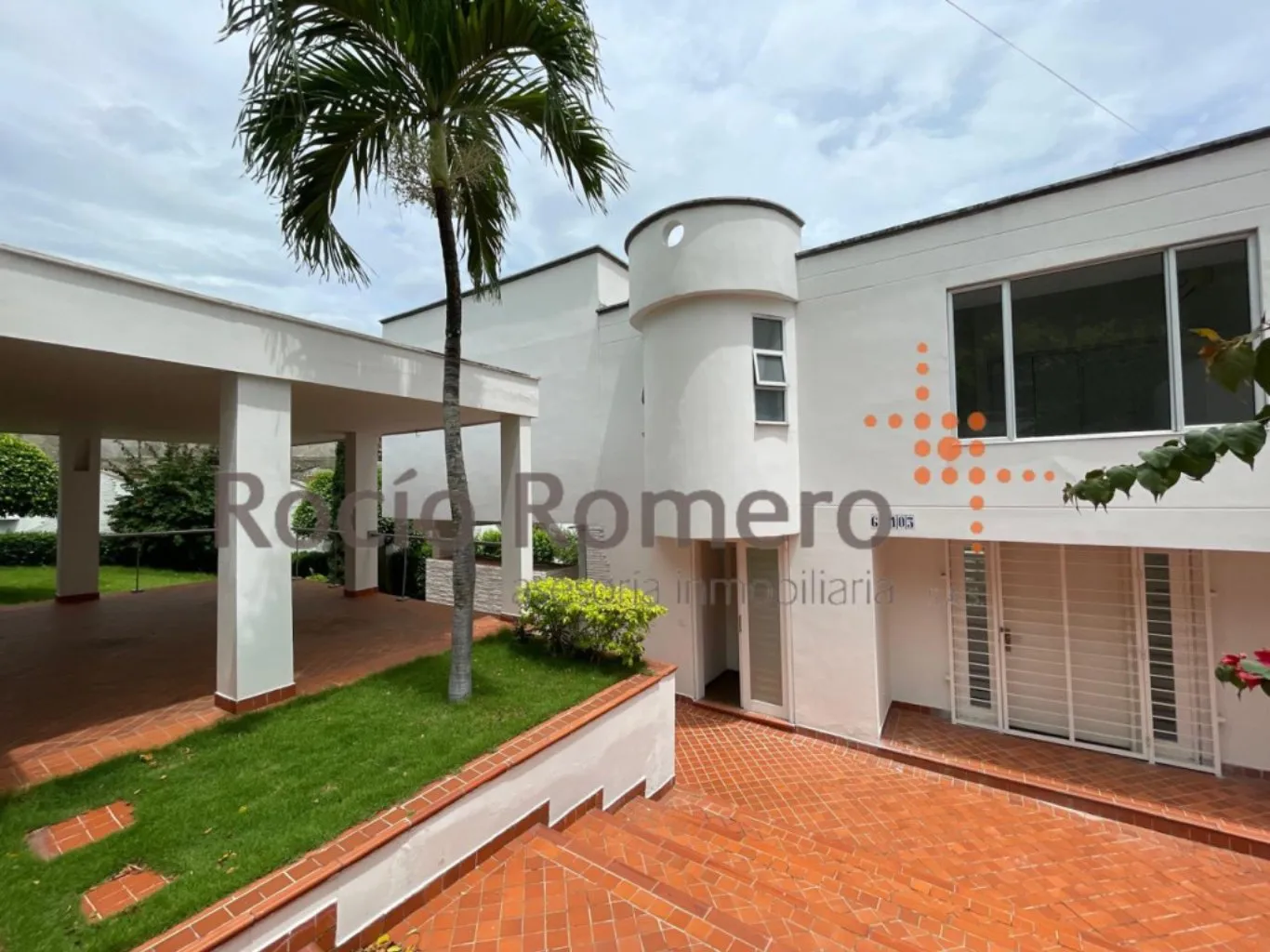 #537 - Casa en Los Patios en venta de 350m², 4 habitaciones y 2 parqueaderos - 1