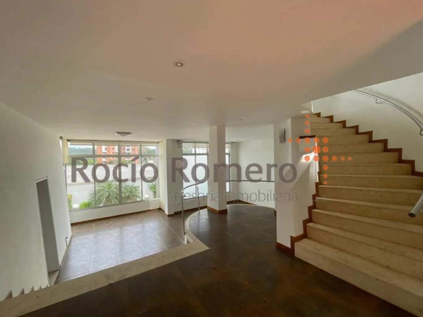 #537 - Casa en Los Patios en venta de 350m², 4 habitaciones y 2 parqueaderos - 2
