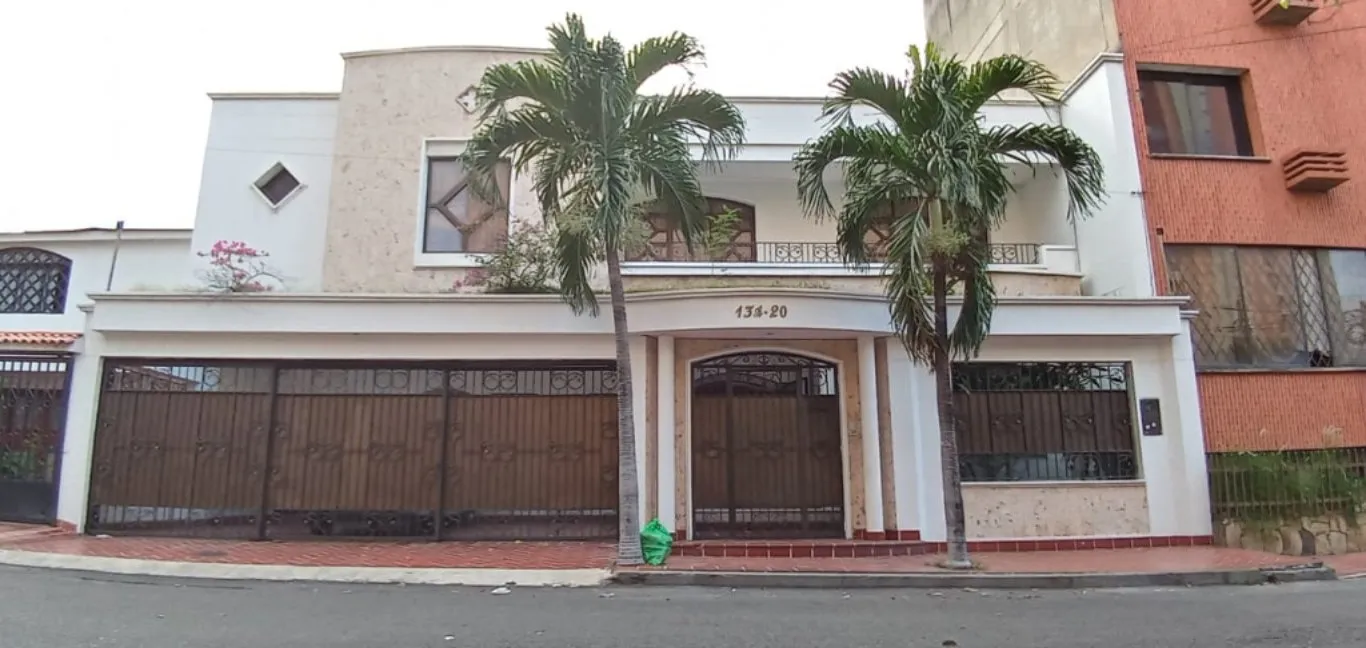 #692 - Casa en Cúcuta en venta de 453m², 7 habitaciones y 5 parqueaderos - 1