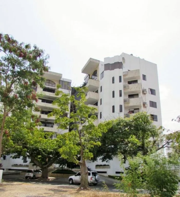 #710 - Apartamento Dúplex en Los Patios en venta de 215m², 3 habitaciones y 2 parqueaderos - 1