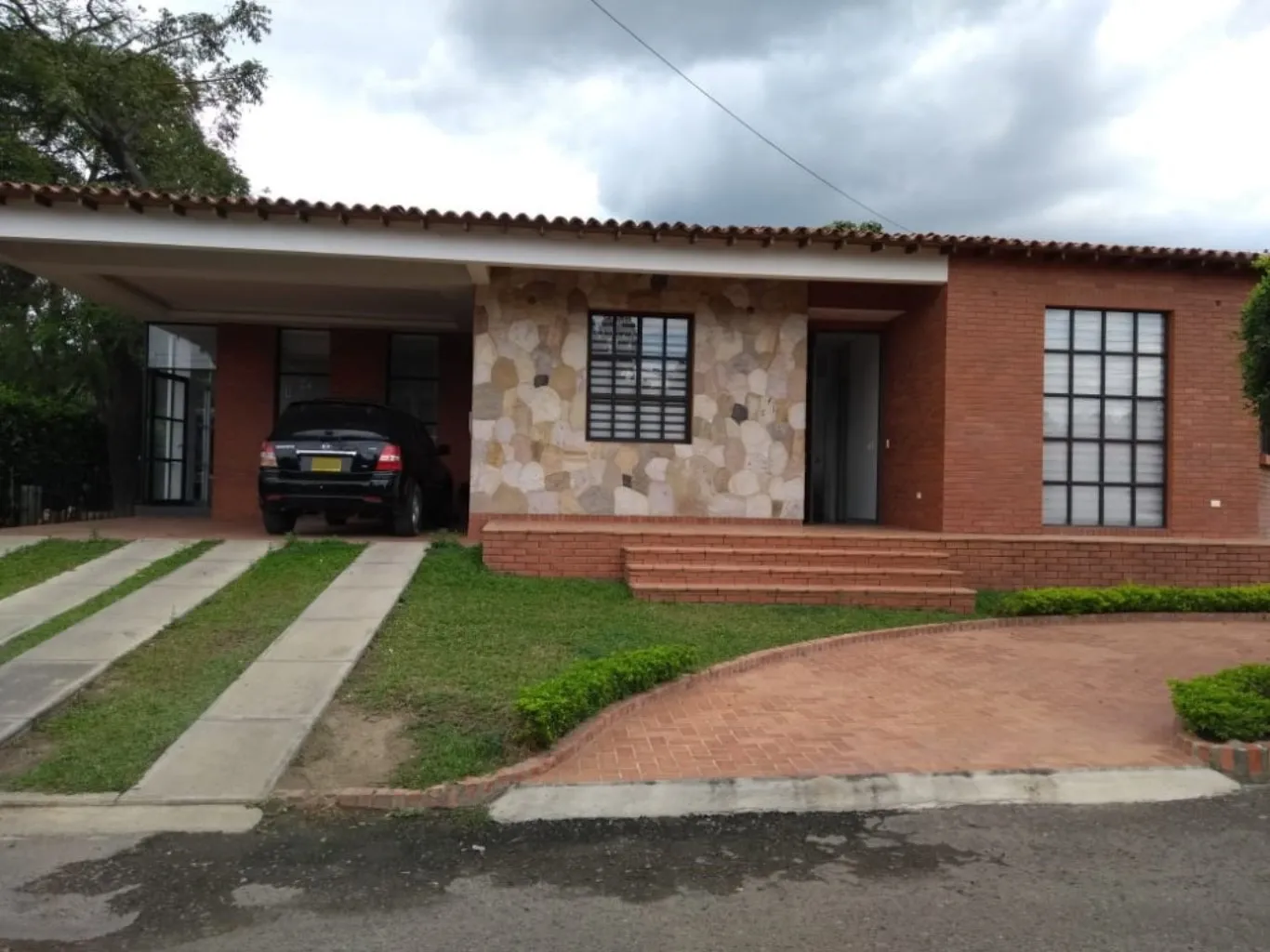 #739 - Casa en conjunto cerrado en Cúcuta en venta de 300m², 4 habitaciones y 4 parqueaderos - 1